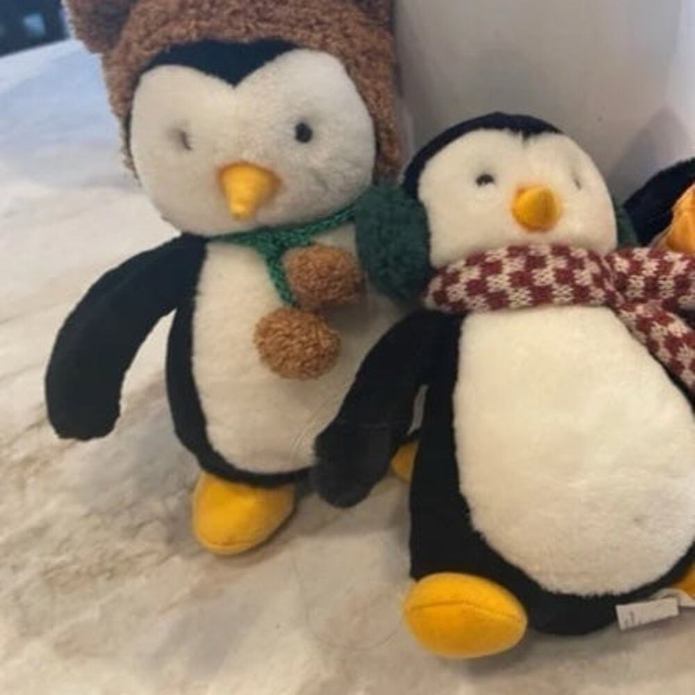 Debbie Mumm plush penguins vintage set of two 99’        7” plush